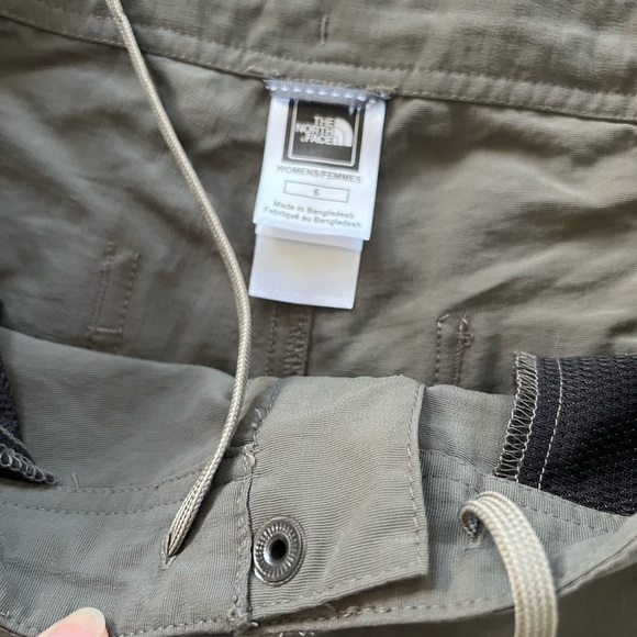 The North Face Womens Shorts - size S - Picture 3 of 4